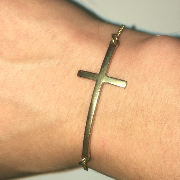 Gold plated cross bracelet - Picture 2 of 4
